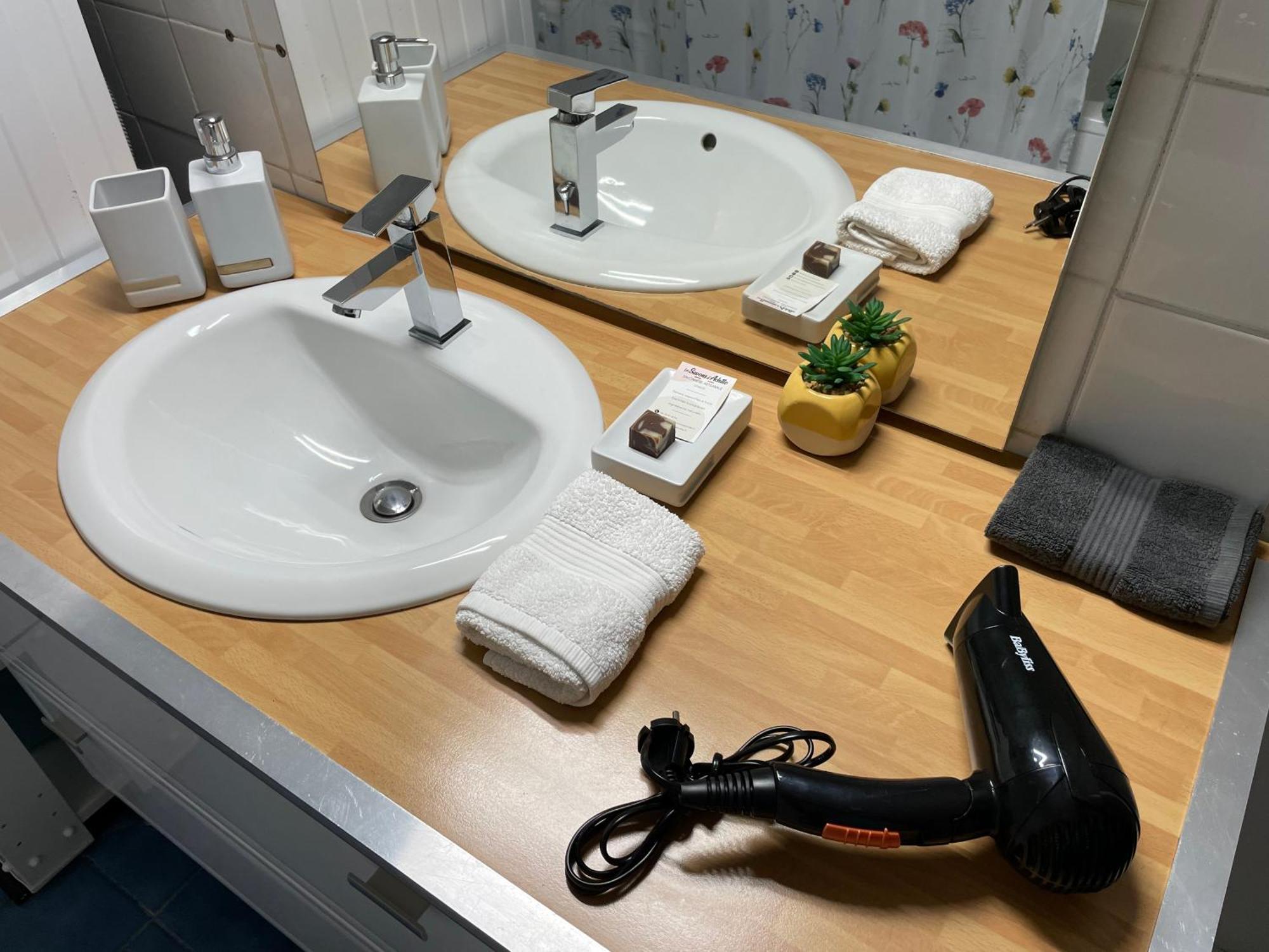 Maison De Jardin - Confort, Commodite, Bien Equipe Livarot-Pays-d'Auge Exteriör bild